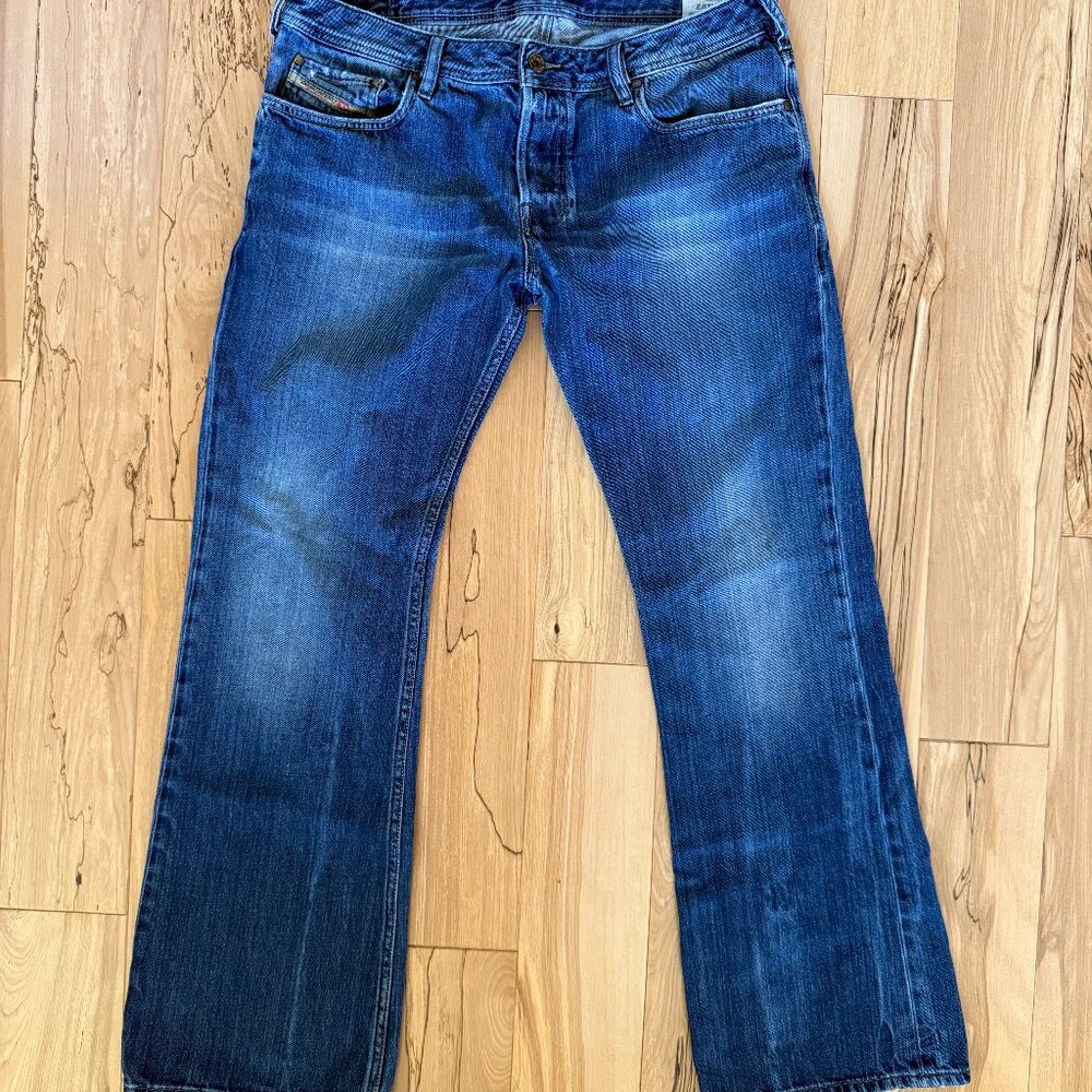 Diesel Jeans, Zathan, 34X32", perfectly distressed and in great condition!